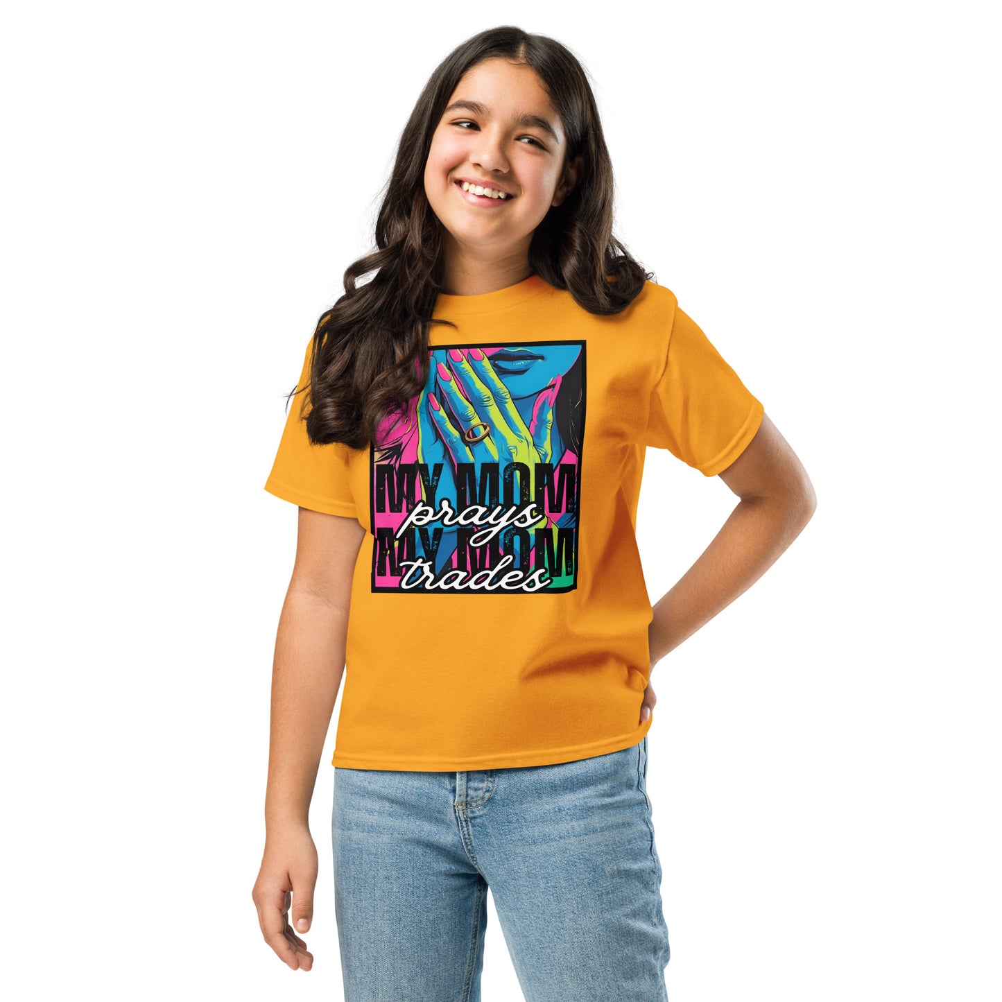 My Mom Prays & Trades – Youth Tee