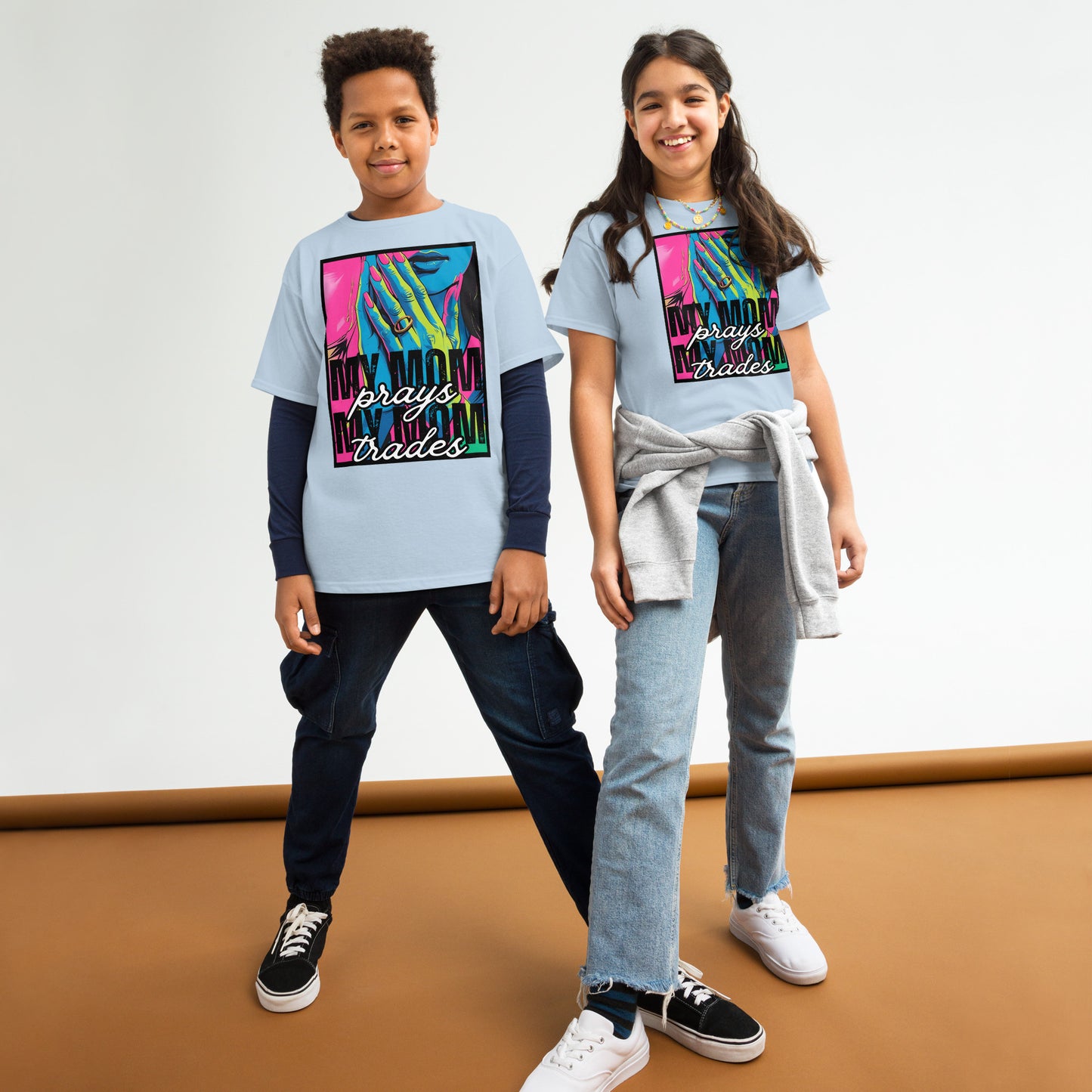 My Mom Prays & Trades – Youth Tee